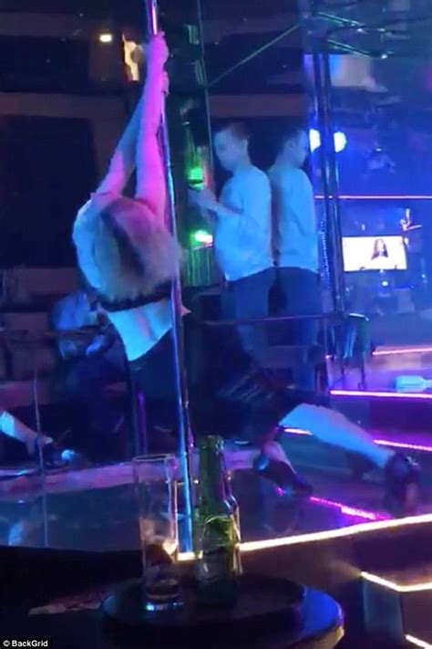 Striptease/Lapdance Prostitute Yangsan